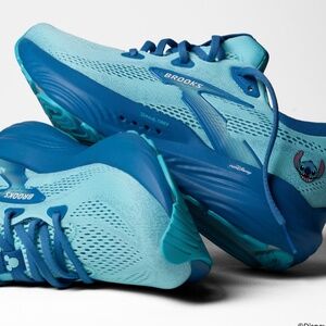 Glycerin 22 Disney Stitch Women Size 9 Women’s Brook Running Sneakers